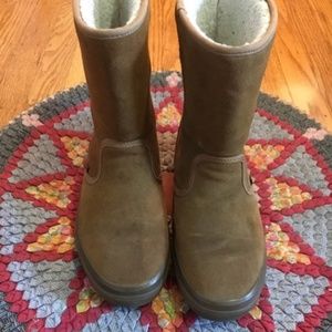 Vans Furry Boots - "Like Uggs"